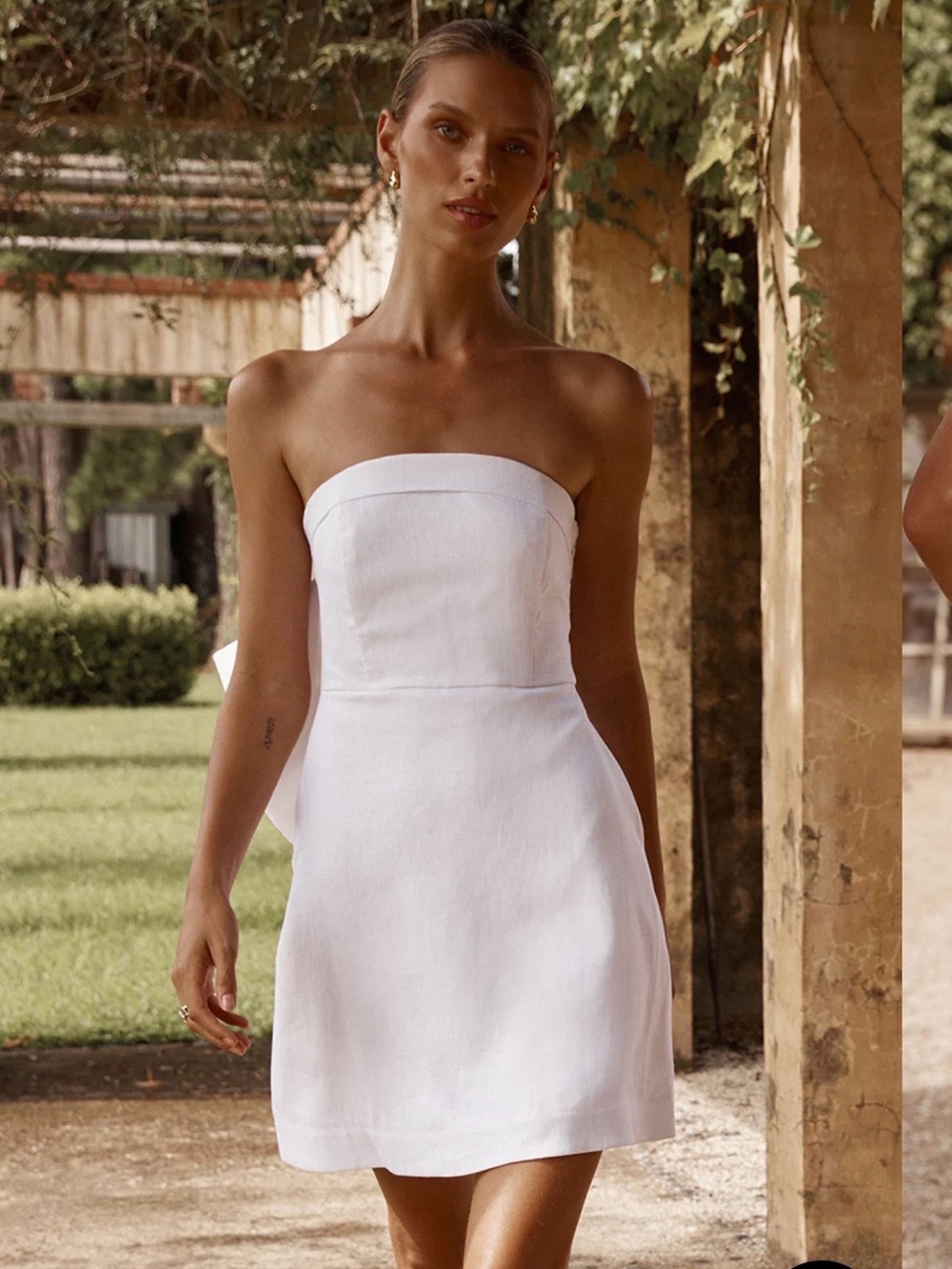 Aisle White Linen Back Bow Dress – DISSH – Size 12